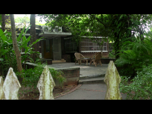 Family Bangalow pic